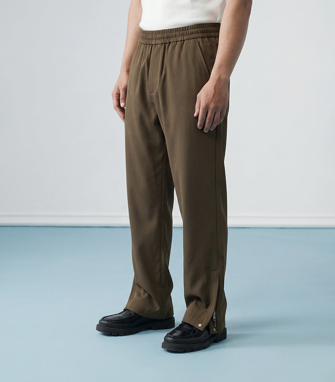 TAILORED STRAIGHT FIT JOGGERS - BROWN