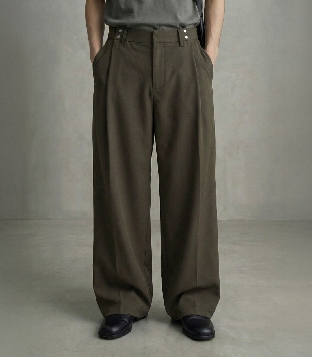 CONVERTIBLE PLEATED TROUSER - STRAIGHT FIT
