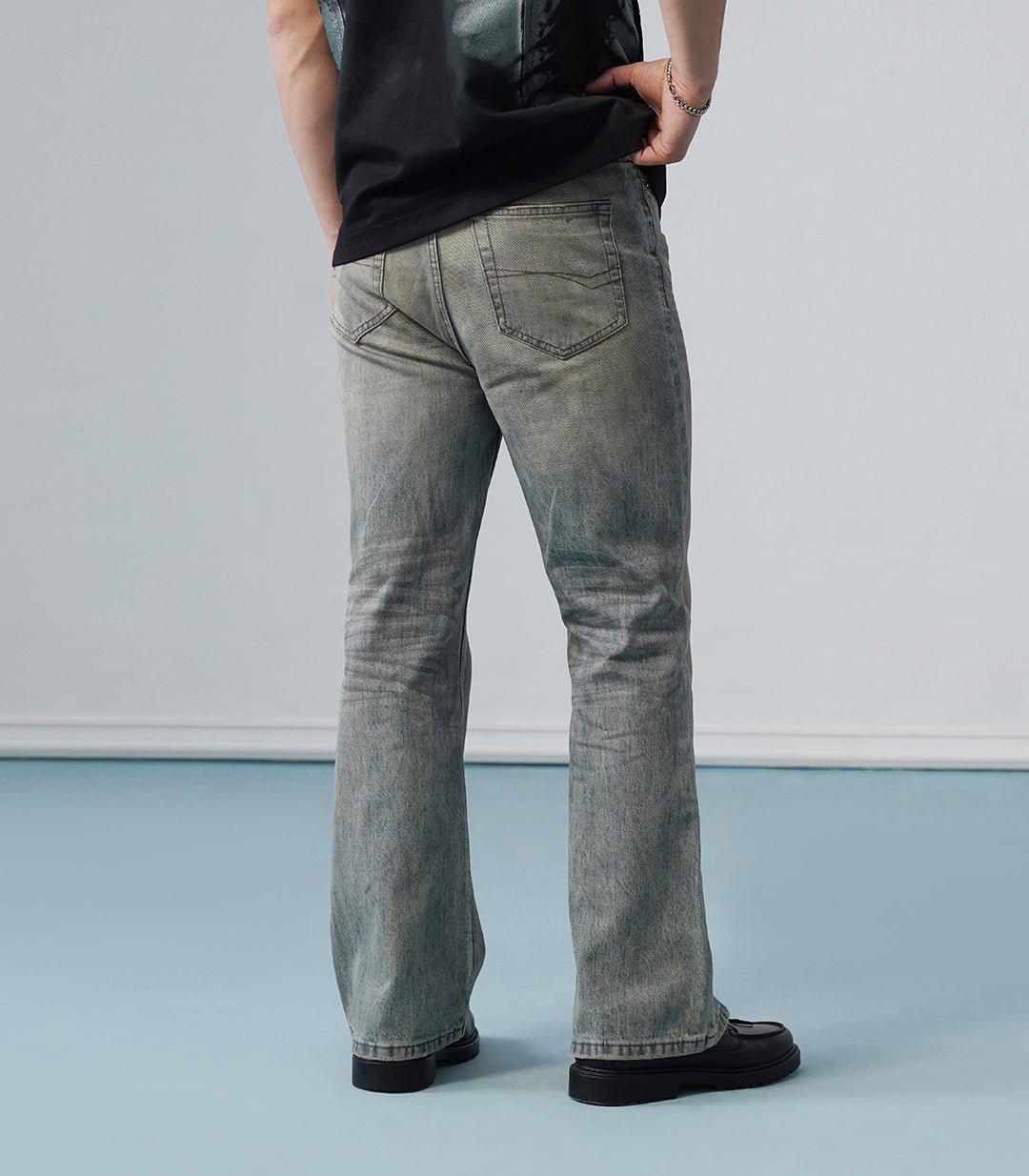 VINTAGE WASH FLARED DENIM