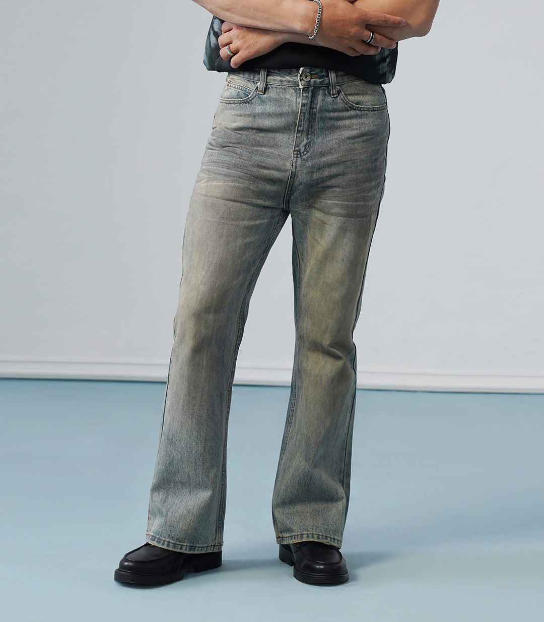 VINTAGE WASH FLARED DENIM