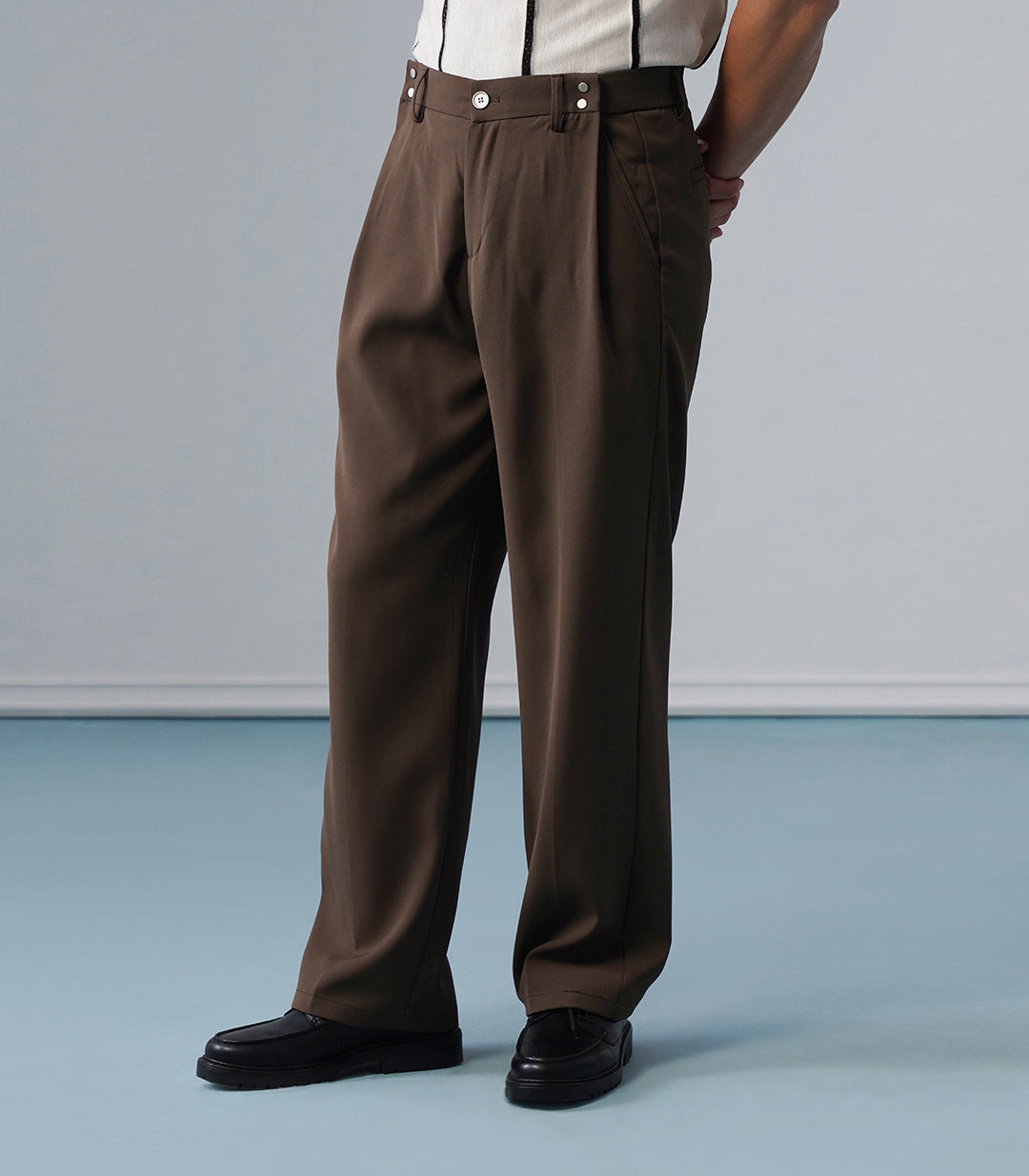 CONVERTIBLE PLEATED TROUSER - STRAIGHT FIT