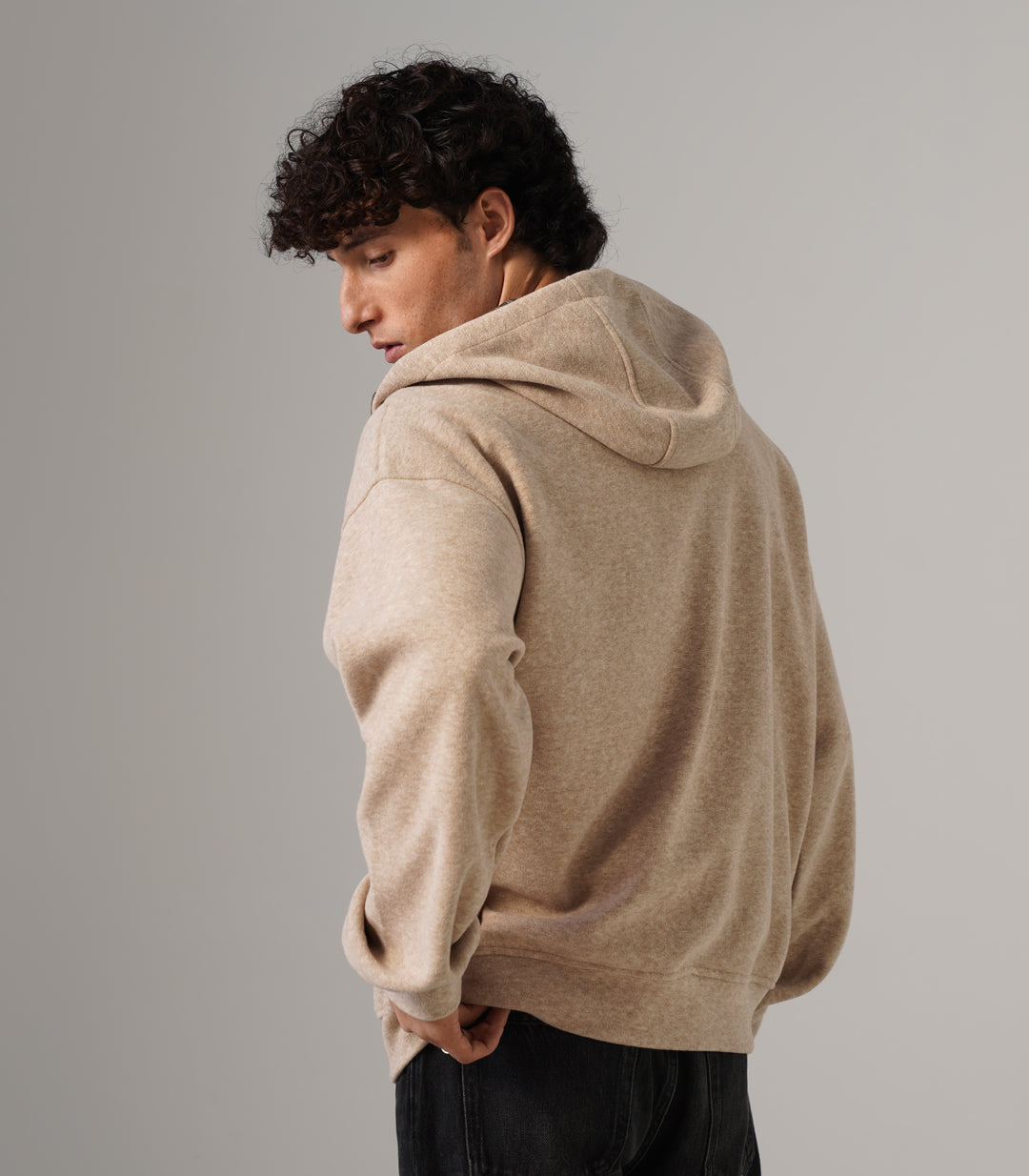 ESSENTIAL HOODIE