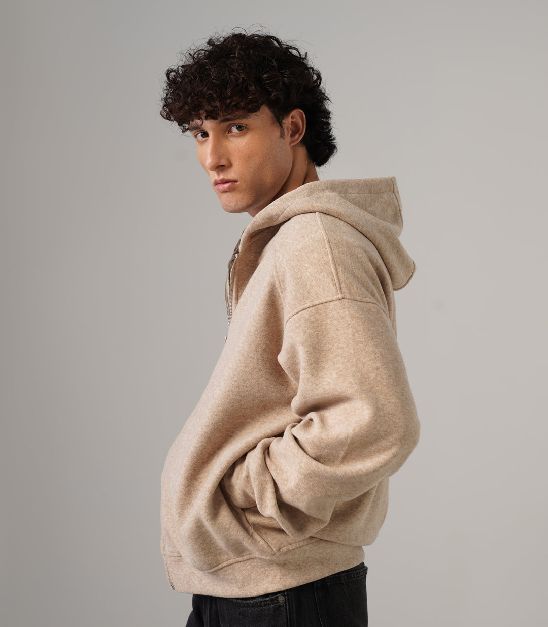 ESSENTIAL HOODIE