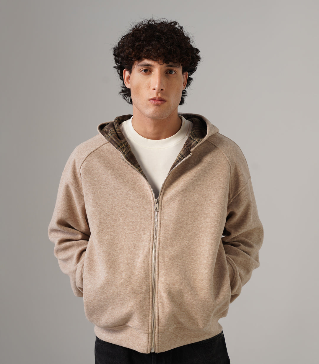 ESSENTIAL HOODIE