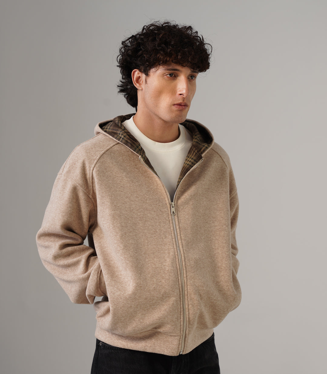 ESSENTIAL HOODIE