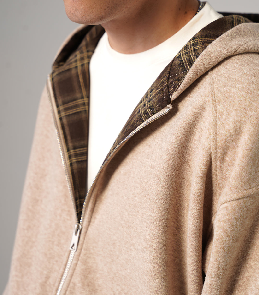ESSENTIAL HOODIE