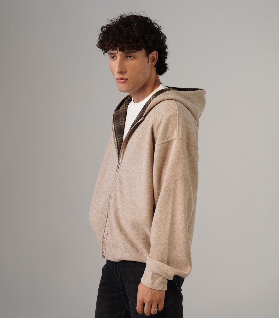 ESSENTIAL HOODIE