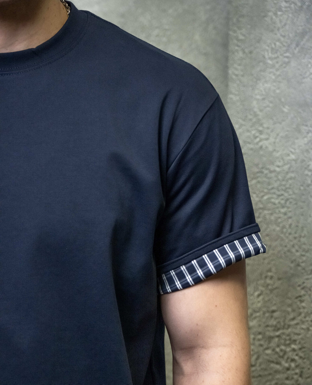 Minimal T-shirt - Cheque Sleeves