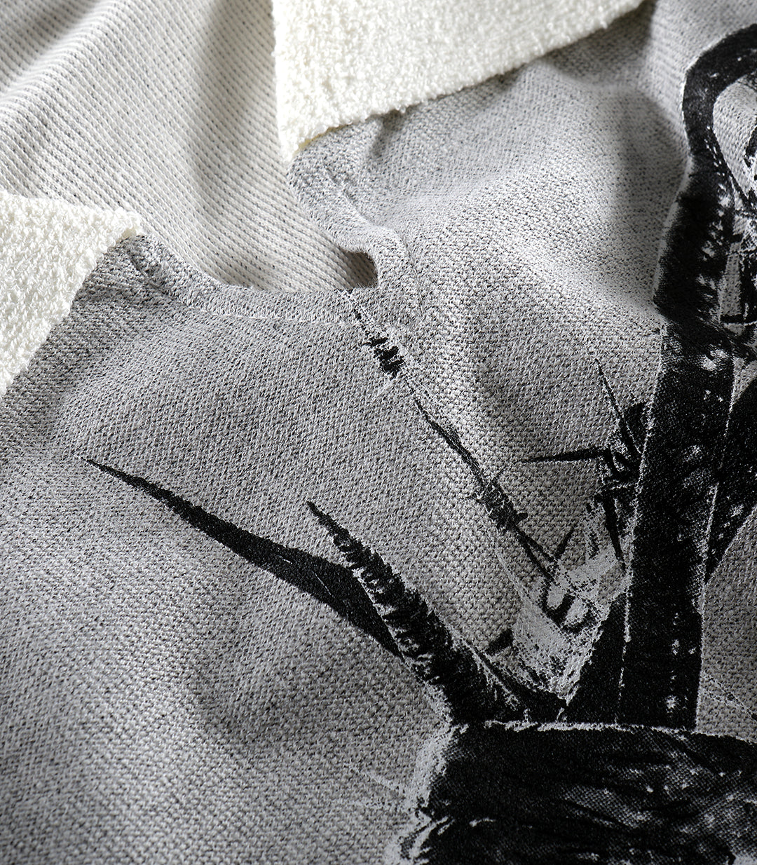 Barbed Collar T-Shirt - Grey